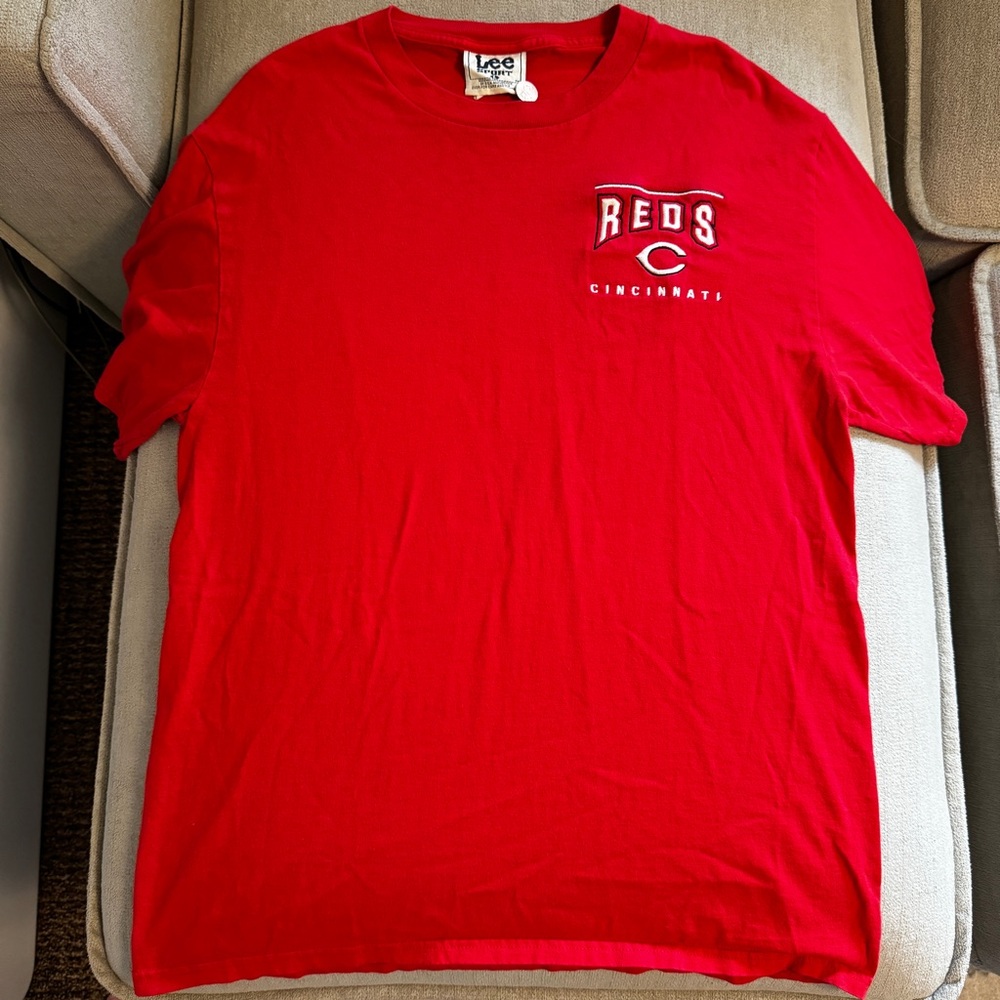 Vintage 1999 Embroidered Cincinnati Reds T-Shirt Size L